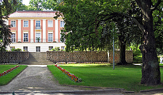 Schlosspark 1